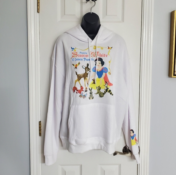 Disney's Snow White Casual White Graphic Hoodie Size Large - Picture 1 of 8